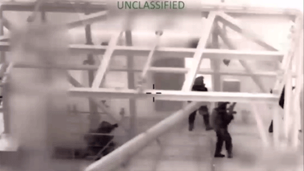 خَفَرَ السَّواحِلُ نَافِتَةَ نِفْطٍ بِزَعْمِ مُحَاوَلَةِ التَّهَرُّبِ مِنْ حِصَارِ الوِلَايَاتِ المُتَّحِدَةِ.