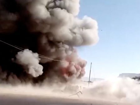 تقدم درع الوطن وانسحاب الانتقالي.. ماذا نعرف عن آخر المستجدات في اليمن؟