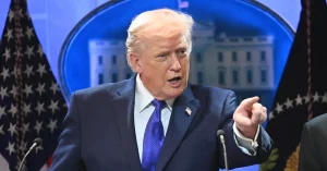 ترامب يفرض رسومًا جمركية جديدة لتجاوز حكم المحكمة العليا