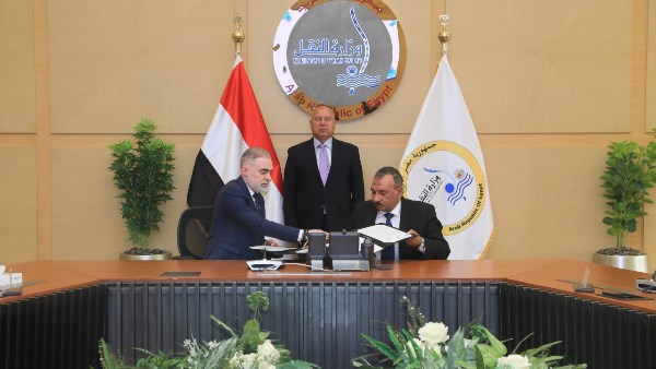 الوزير يشهد توقيع بروتوكول تعاون لإنشاء شركة لإدارة وتشغيل سفن تجارية تعمل بين موانئ مصر ودول شرق أفريقيا