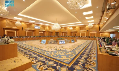 الخريجي يبحث قرارات إسرائيل في اجتماع التعاون الإسلامي بجدة