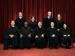 ترمب والمحكمة العليا.. حين تصطدم “أمريكا أولا” بجدار الدستور