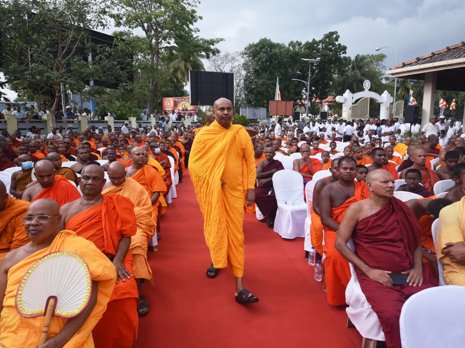 سريلانكا…رهبان بوذيون يحتجون لعدم استشارتهم في شؤون الدولة