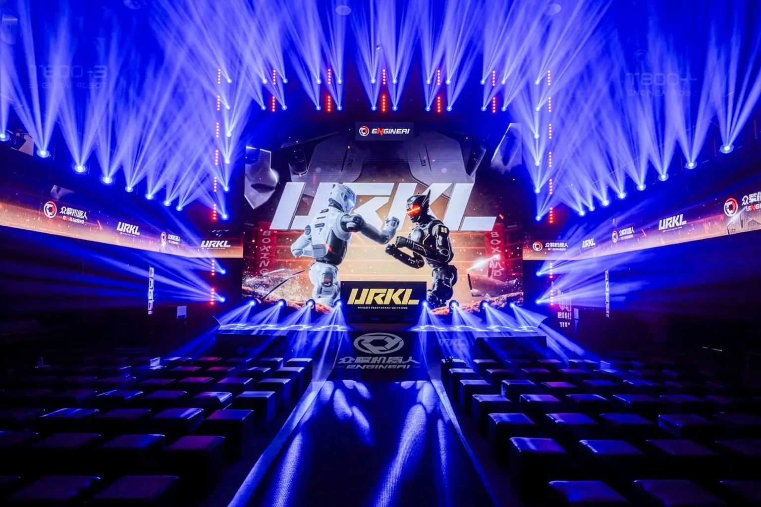 شاهد.. الصين تطلق أول دوري احترافي لقتال الروبوتات البشرية