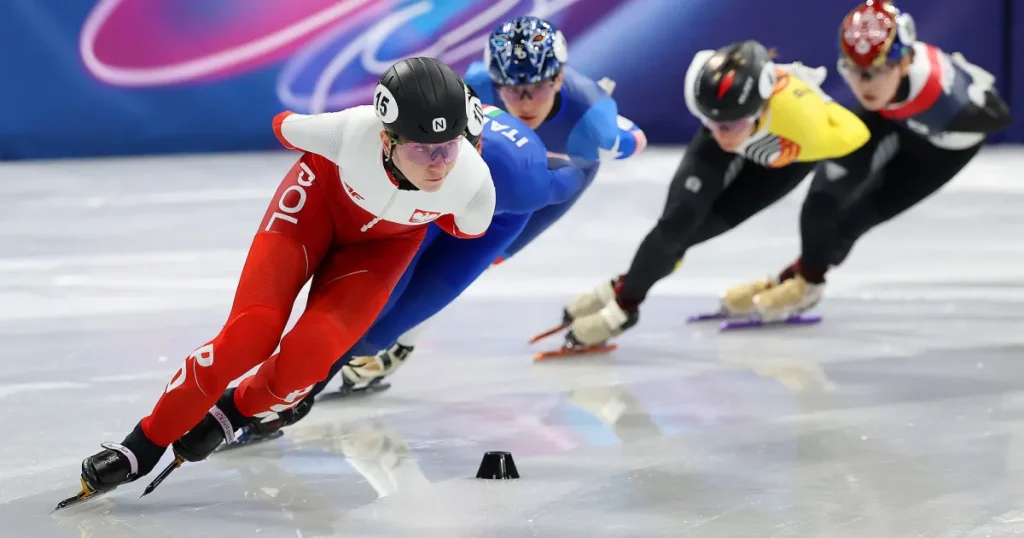 الأولمبية كاميلا سيلير ترسل “الحب والتحيات” للمتزلجة التي جرحتها بوجهها بالخطأ أثناء السباق.