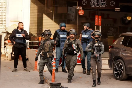 خبير قانوني: هذا ما يترتب على تصنيف منصات القدس “إرهابية”