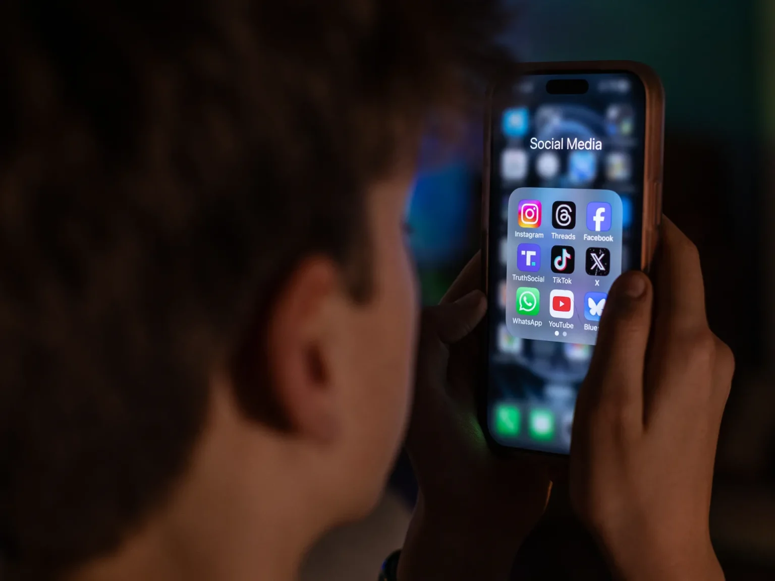 أستراليا و7 دول أوربية تتحرك لتقييد وصول القصر لوسائل التواصل الاجتماعي