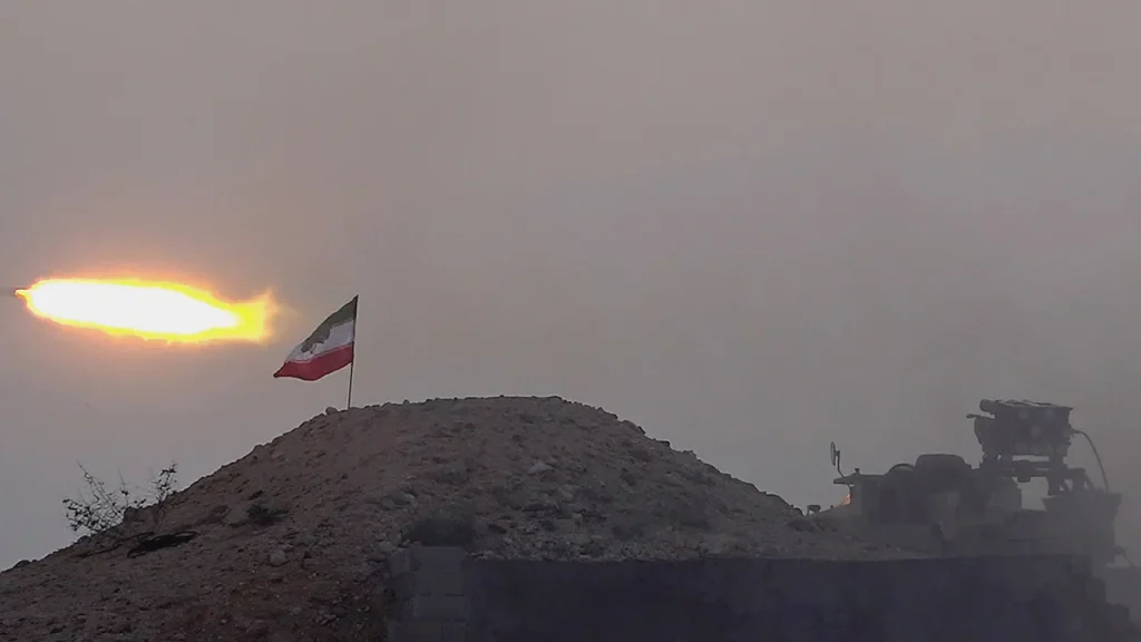 إيران تجري تدريباً في مضيق هرمز قبيل مباحثات جنيف