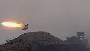 إيران تجري تدريباً في مضيق هرمز قبيل مباحثات جنيف