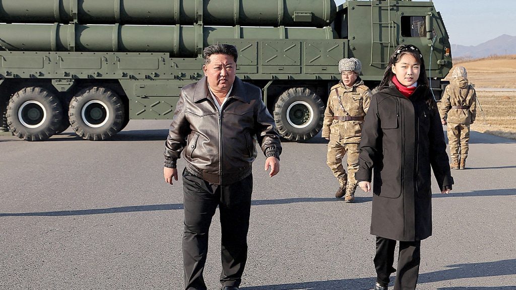 كيم كونغ أون تتولى الإدارة الجديدة للصواريخ بكوريا الشمالية: تقارير