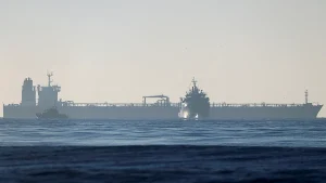 أسطول الظل الناقل للنفط الروسي يستدعي مراقبة بريطانية في القناة الإنجليزية
