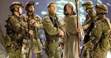 نتفليكس تضيف 213 حلقة من مسلسل خيال علمي كلاسيكي من التسعينيات