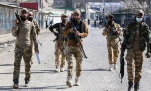 تجدد الاشتباكات الحدودية بين أفغانستان وباكستان: تفاصيل التصعيد