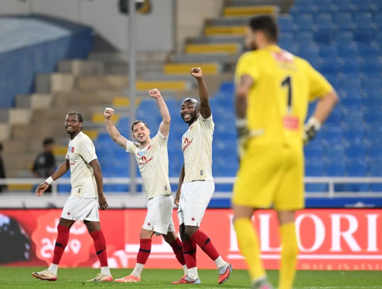 ضمك يزيد من فرض بقائه والنجمة تزداد معاناتها