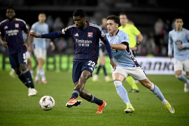 ليون يحقق تعادل ثمينًا أمام سيلتا فيغو في الدوري الأوروبي