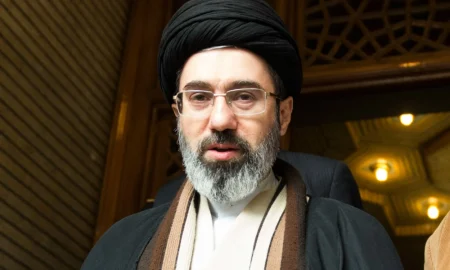 أسباب غياب المرشد الإيراني ومقتل قادة الحرس الثوري