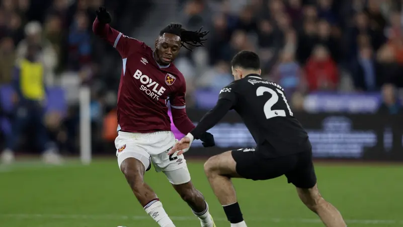 مانشستر سيتي يتعادل مع وست هام مانحًا أرسنال دفعة قوية نحو لقب الدوري