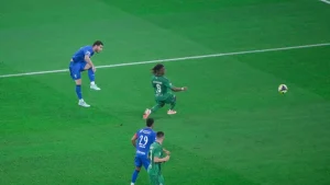 الهلال يتقدم على الأهلي ليصعد لنهائي أغلى الكؤوس