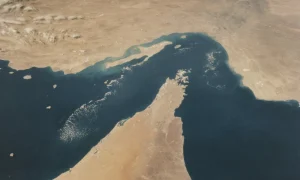 أزمة مضيق هرمز: طهران تقترح نظاماً وماكرون يرفض العسكرة