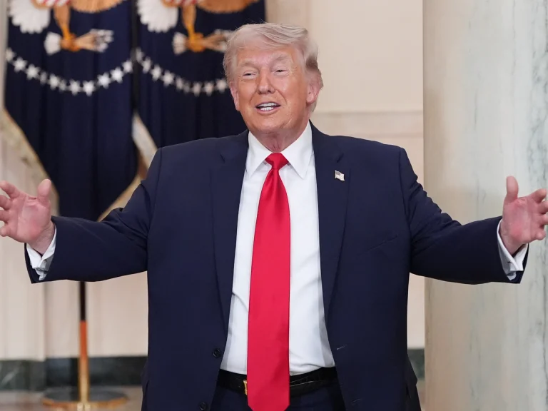 رفع العلم الأمريكي بطهران أو الاستيلاء على خارك.. هذا ما يريده ترامب حسب الإسرائيليين