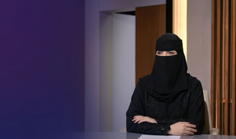 صانعة محتوى سعودية تحقق ملايين المشاهدات عبر فيديوهات منزلية يومية