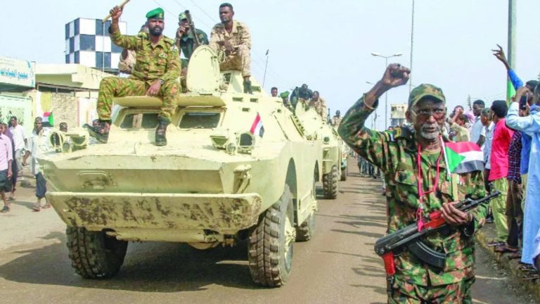 الجيش السوداني يتسلم 45 منشقاً عن الدعم السريع