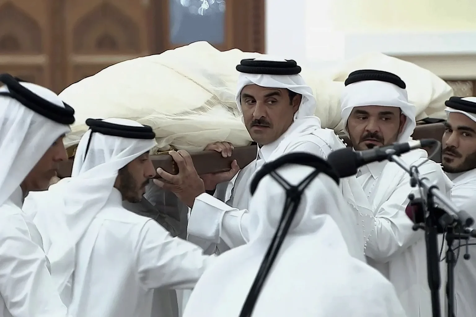 تشييع الشيخ حمد بن خليفة آل ثاني في قطر بمراسم رسمية