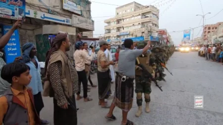 حقيقة استقبال الحوثيين في المخا: فيديو يثير الجدل
