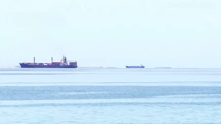 توتر باب المندب ينتقل لجيبوتي مع ازدياد النازحين