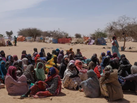 أمهات سودانيات يحفرن قبور أطفالهن بسبب العطش في تشاد